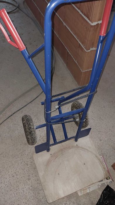 Транспортна количка за стълби