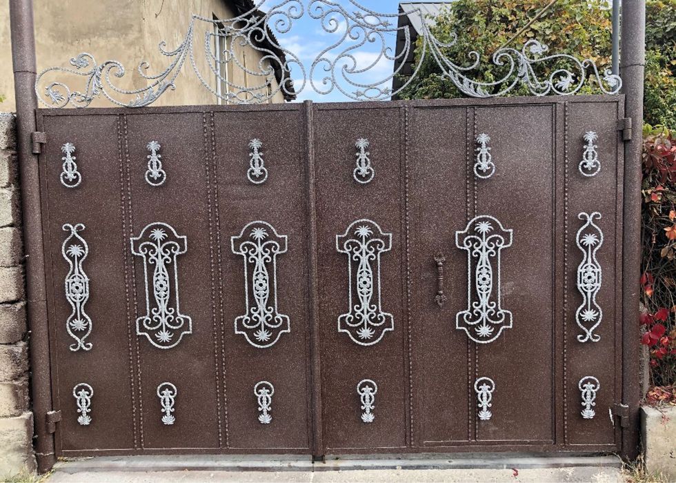 Покраска ворота забор