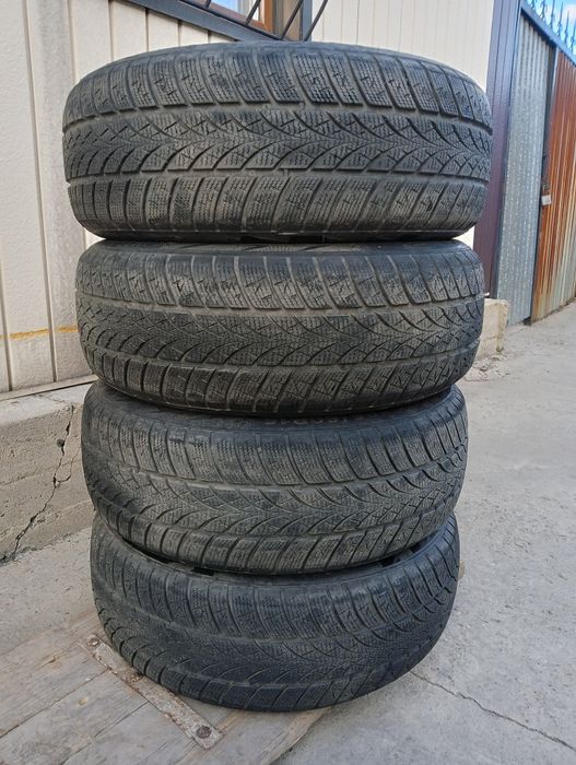 Продам резину липучка на р15