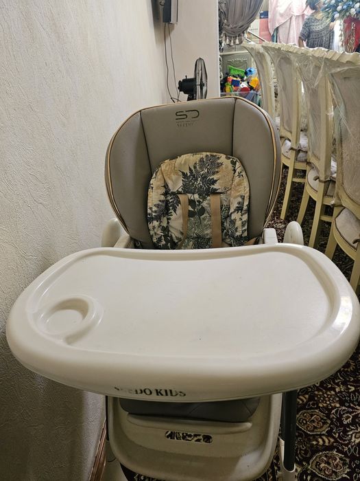 Детский столик для кормления