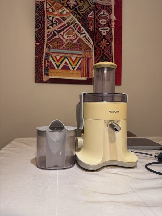 Соковыжималка Kenwood JE680