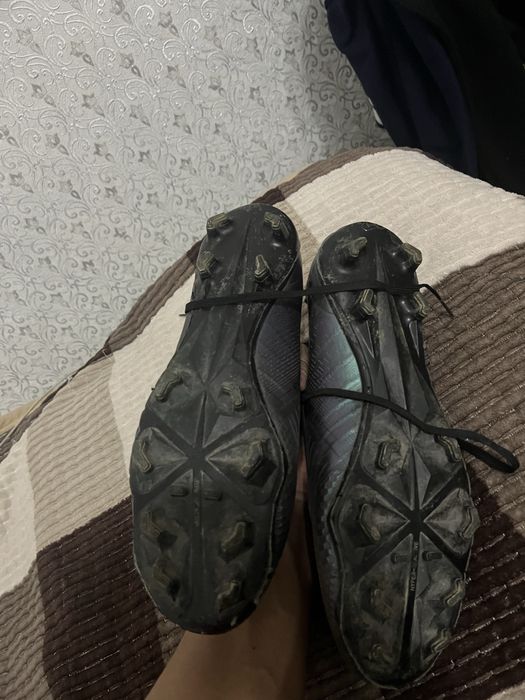 Спортивная обув бутц