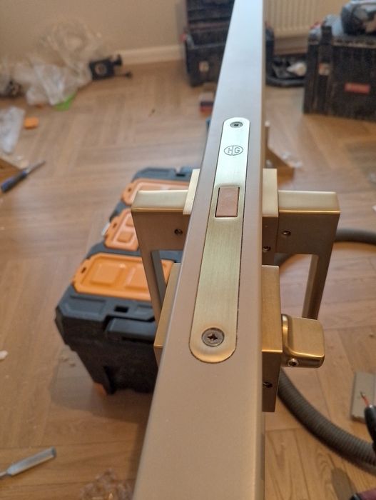 Установка дверей