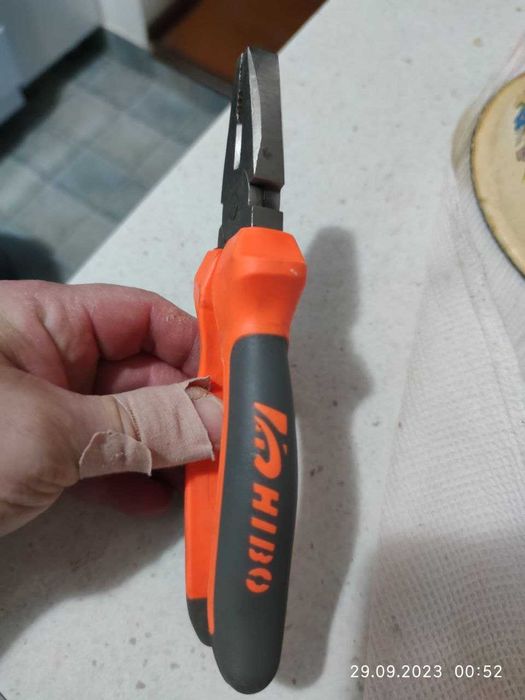 Плоскогубцы с изоляцией