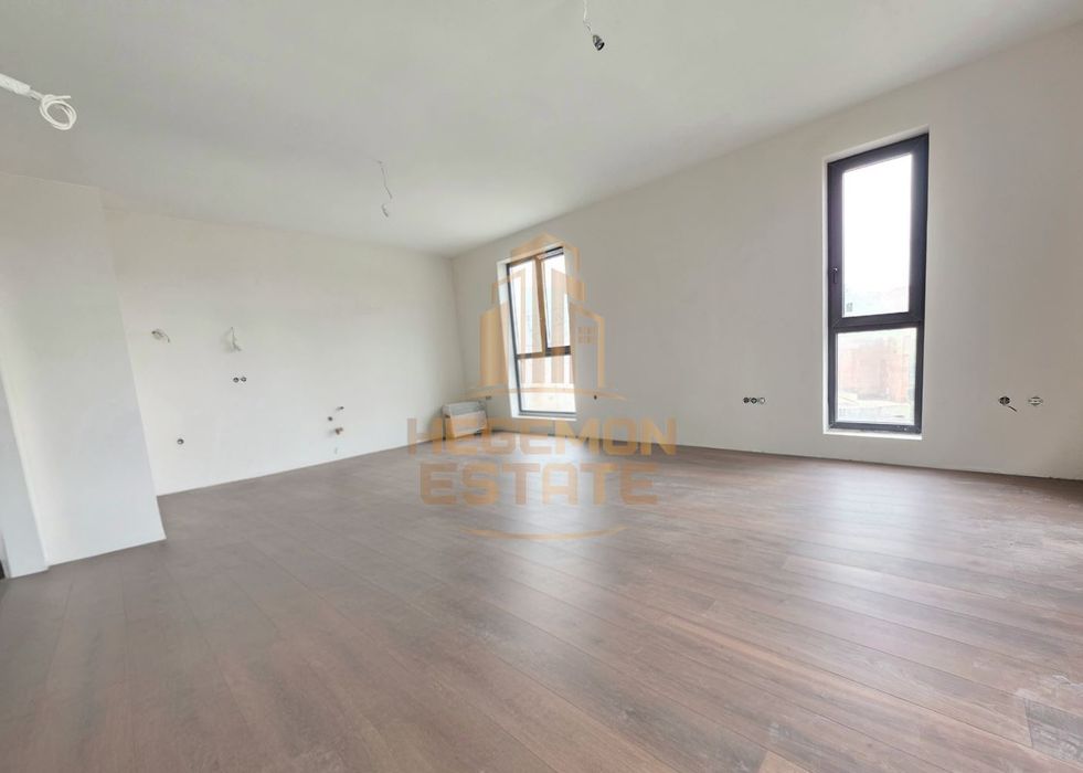 Продава се Двустаен апартамент в Варна, Левски - 86 кв.м за 1977 €/кв.м - Снимка #2