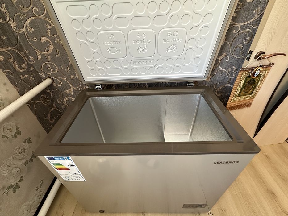 Продам морозильную камеру Leadbros