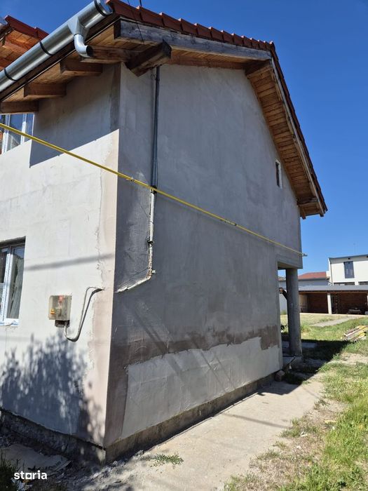 Casa semifinisata in Oncea  platou
