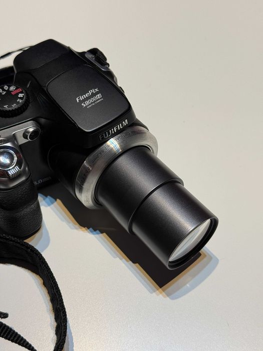 Aparat foto Fujifilm FinePix S8000fd + card 2GB + husa