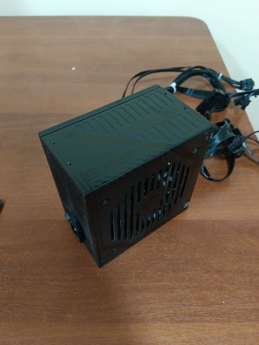 Блок питания 600w MSI MAG A600DN почти новый 
80+ сертификат