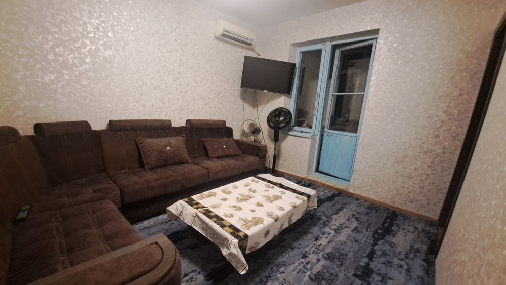 Чирчик шахар 
2-микрораён галирейка 
#2-хона 3-хона килинган 2-етаж