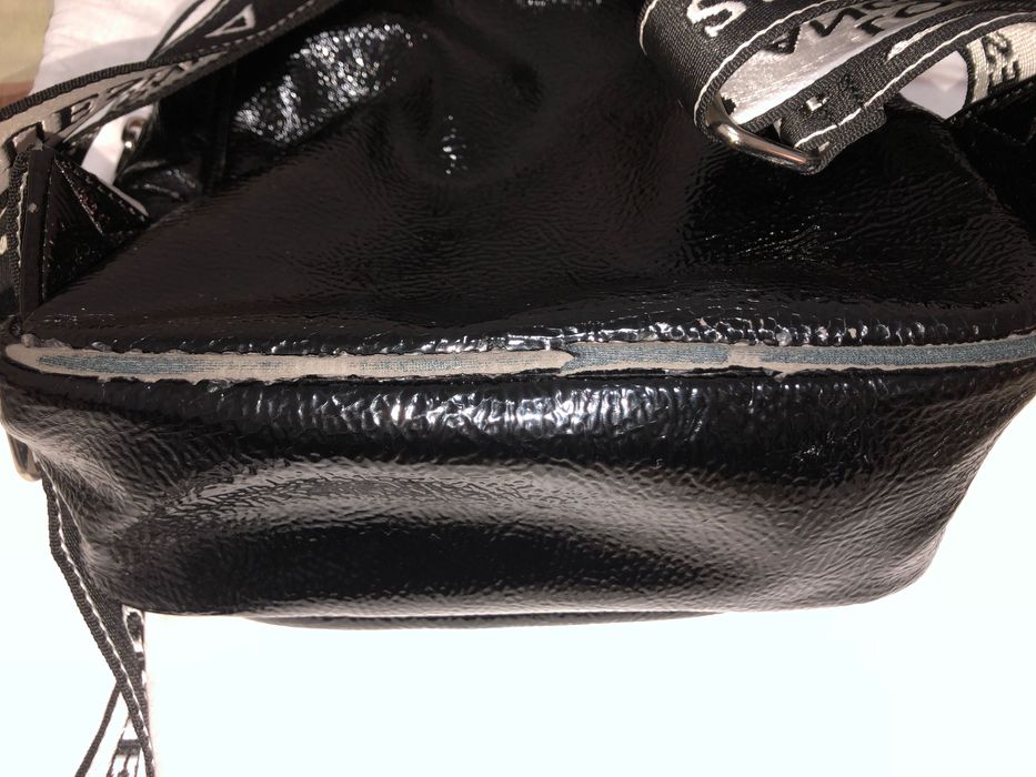 Дамска раница Guess