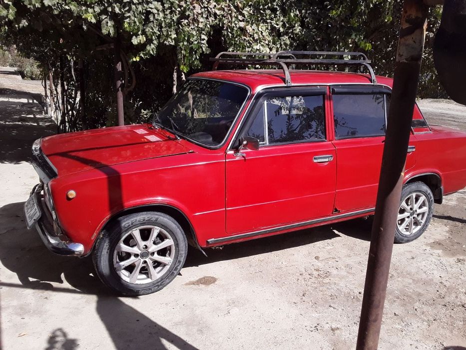 Moshina sotiladi jiguli 01