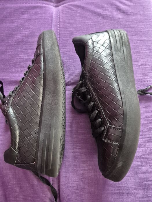 Дамски обувки естествена кожа 39номер спортни, много меки и удобни на