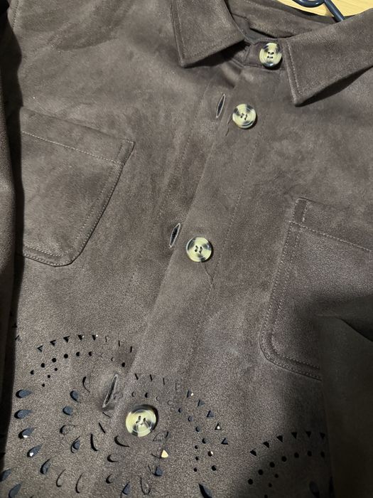 Свободен костюм от Zara.