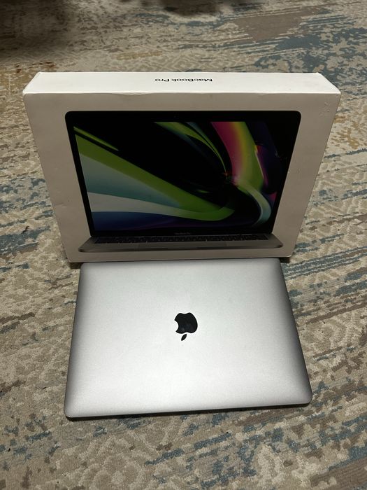 Macbook pro 2022 M2