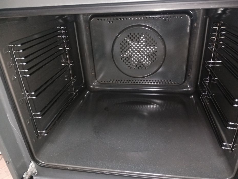 Свободно стояща печка с керамичен плот Gram 2 години гаранция!