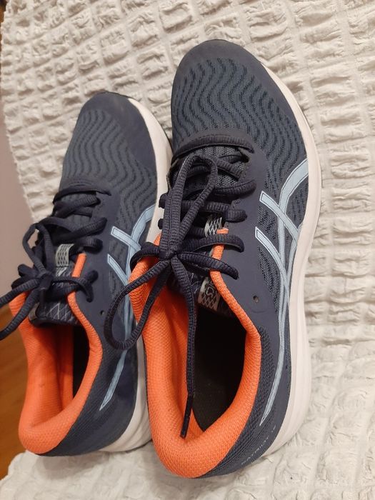 Нови Дамски маратонки ASICS 39 номер