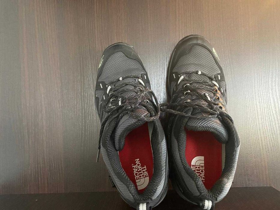 продам мужские кроссовки