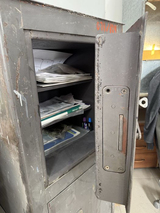 Сейф СССР, тяжелый, с песком