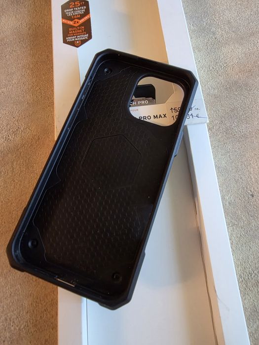 IPhone 16 pro max UAG кейс