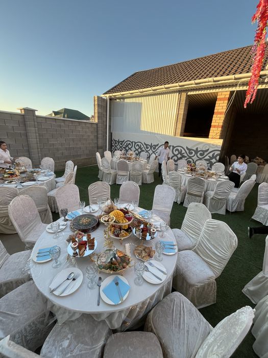 Аренда стол стулья шатер . Шанырак газон оформление