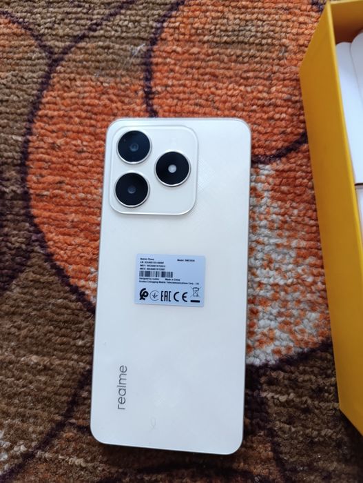 Продам новый смартфон