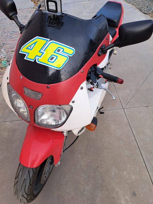 Vand motocicleta Yamaha,750 cc,din 1997 ,57.000km .