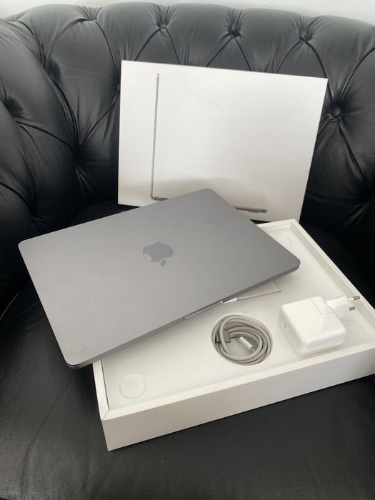 MacBook Air M2 13.6-inch/ 256 Gb / Silver / Cod produs: 9X4T