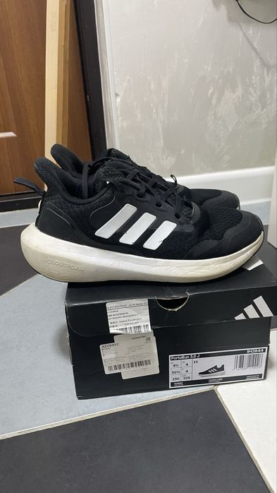 Кроссовки Adidas