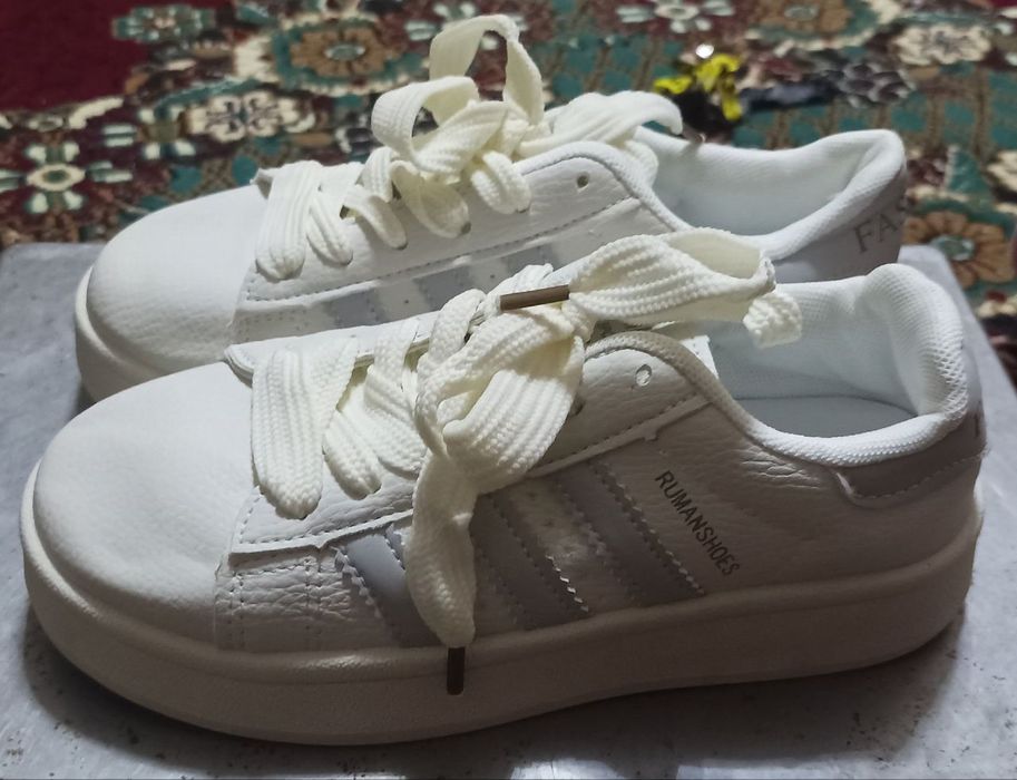 Женская кросовка