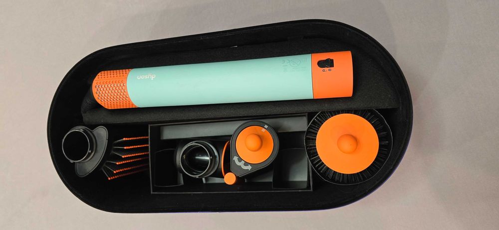 Маша за коса  Dyson