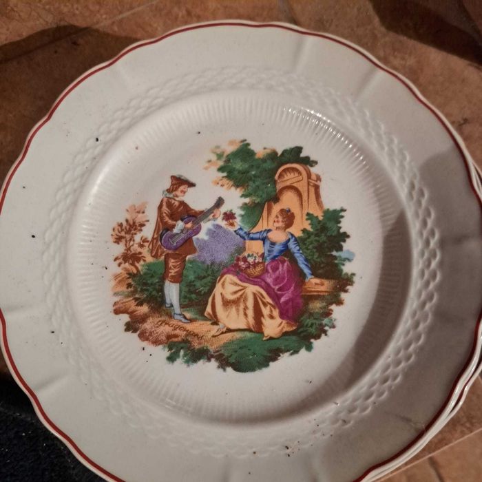 set farfurii 12 persoane , pahare , cani