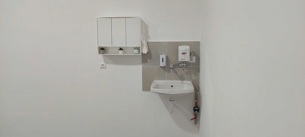 Дава се под наем Гараж / Паркомясто в Асеновград - 26 кв.м за 102 € - Снимка #3