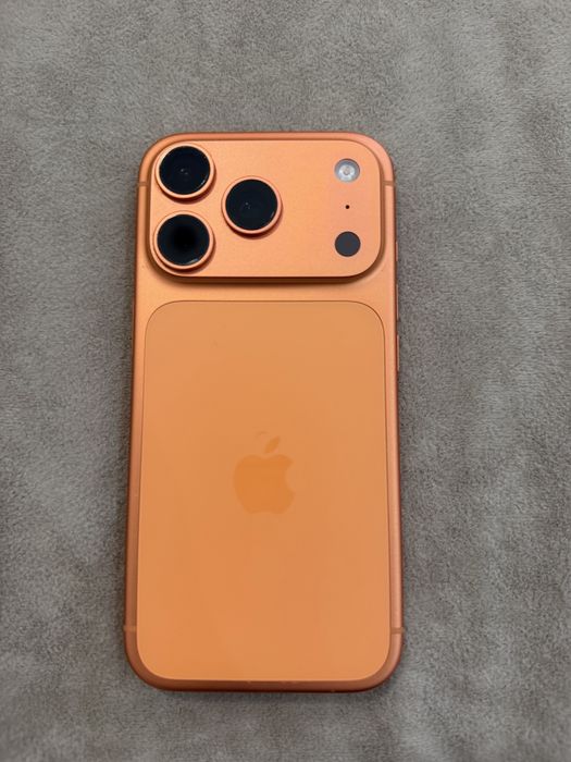 Продам Iphone 17 Pro 256 гб