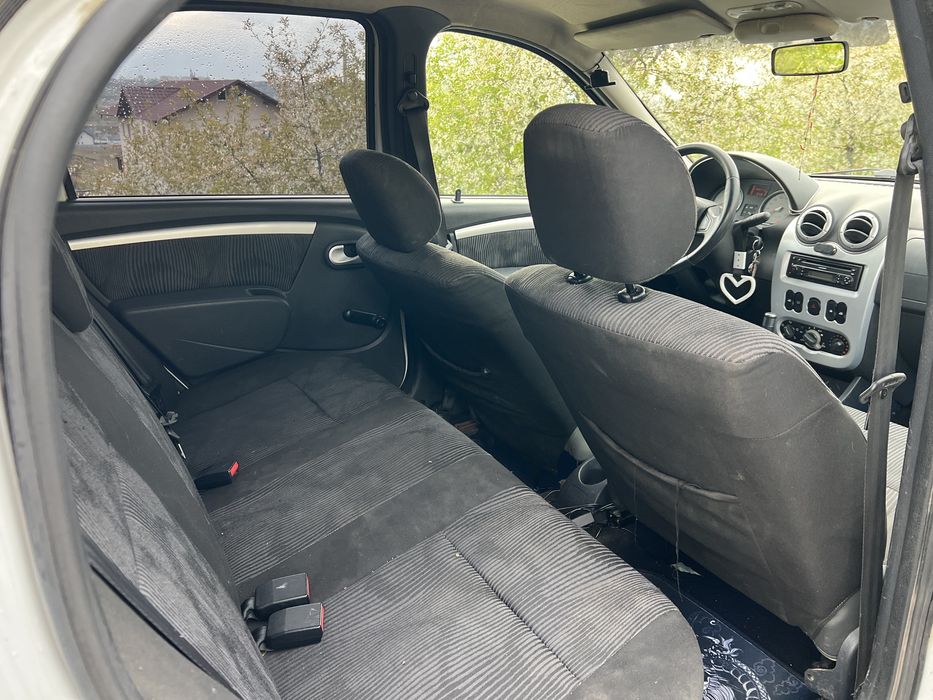 Dacia Logan 2010 de închiriat – economică și fiabilă