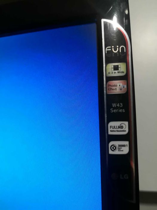 Монитор LG Flatron 2243s
