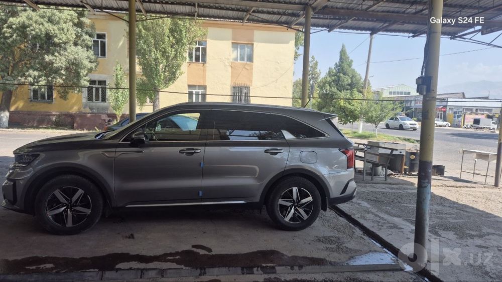 Kia Sorento 2023  krask toza . 33000 km yurgan.