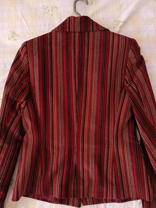 Продавам дамско сако