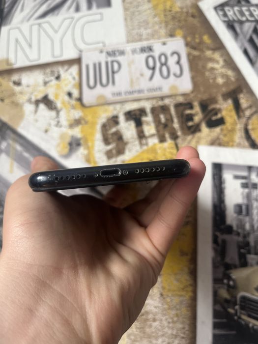 Продам Iphone XR