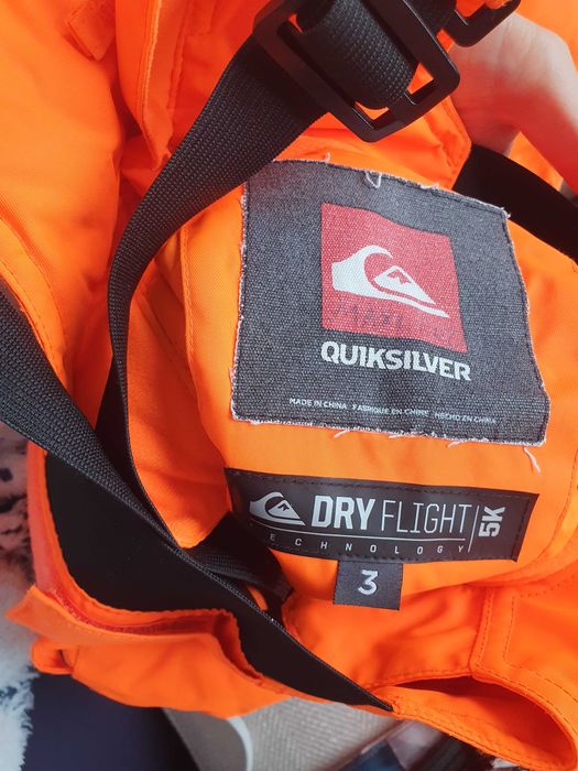 Пълен детски ски комплект Quiksilver яке,гащеризони2бр, полари 3бр, 3г