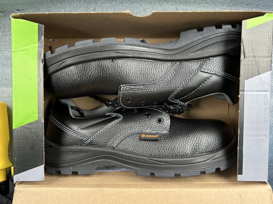 Работни обувки с метално бомбе