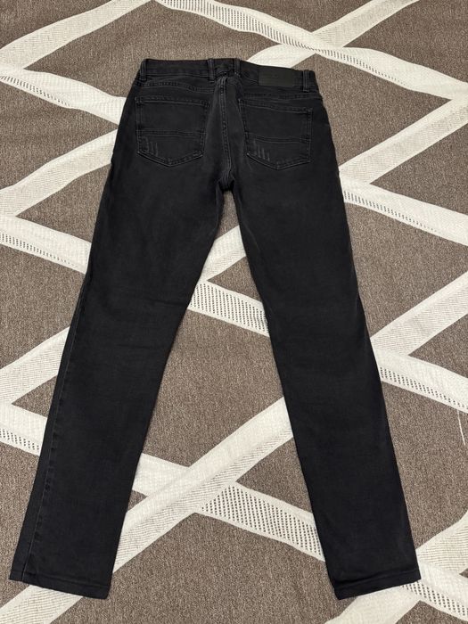 Мужские черные джинсы