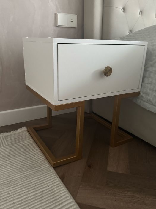 Консоль и 2 тумбочки