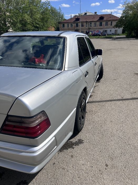 Продам мерс 124 е 280