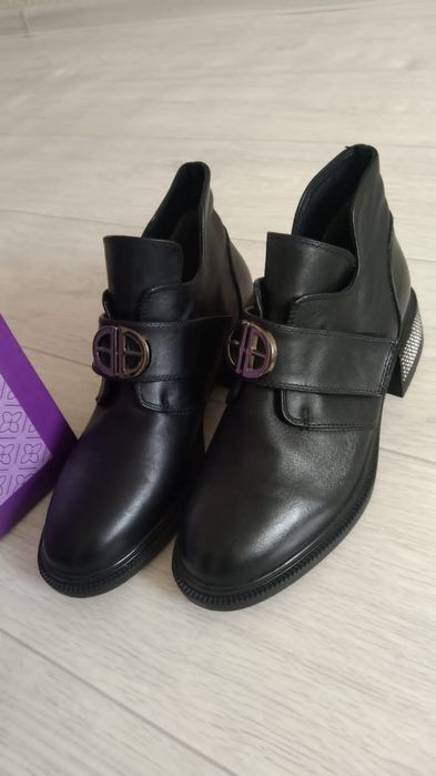 ботинки осенние продам