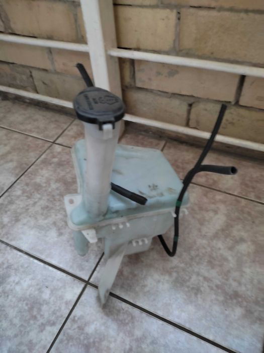 Бачок омывателя для Тойоты Ярис