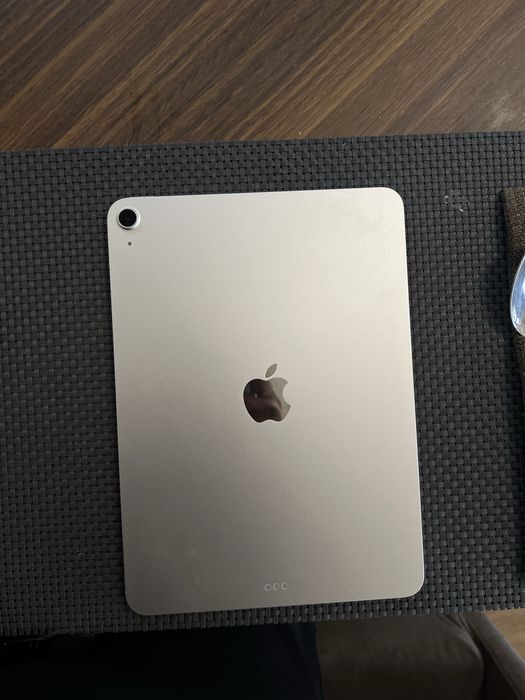 Продам Ipad Air 11