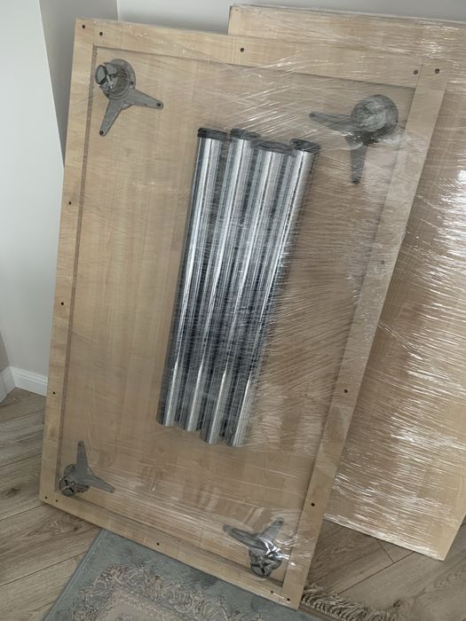 Кухонный стол с съемнами ножками