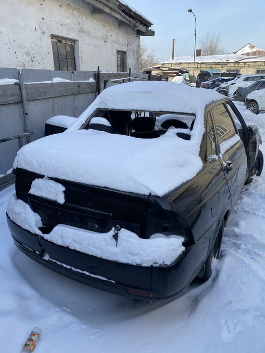 Продам Приоры по запчастям