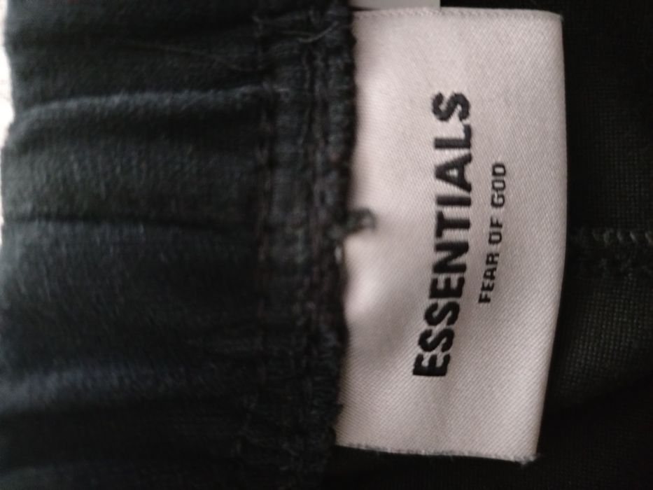 Pantaloni Essential